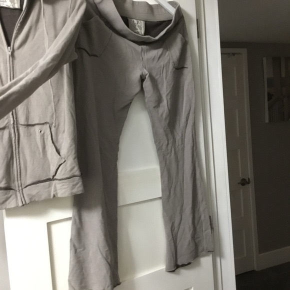 ELITA Eco Fashion Bamboo Lounging Yoga Athleisure set - Picture 3 of 16